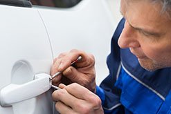 Auto locksmith unlock car service